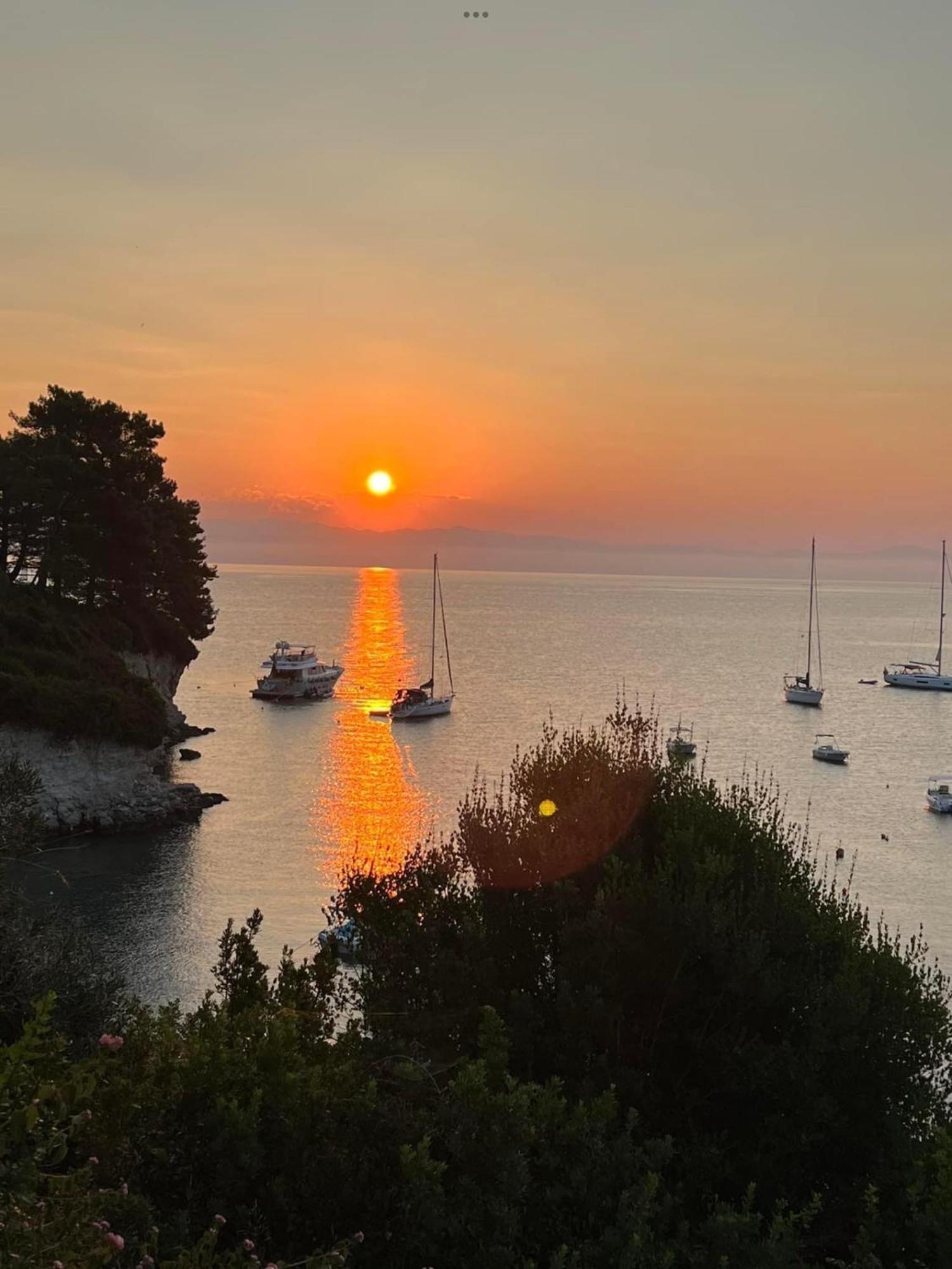 Aronis Spyros Panoramic Seaview Apartments Longós Екстериор снимка